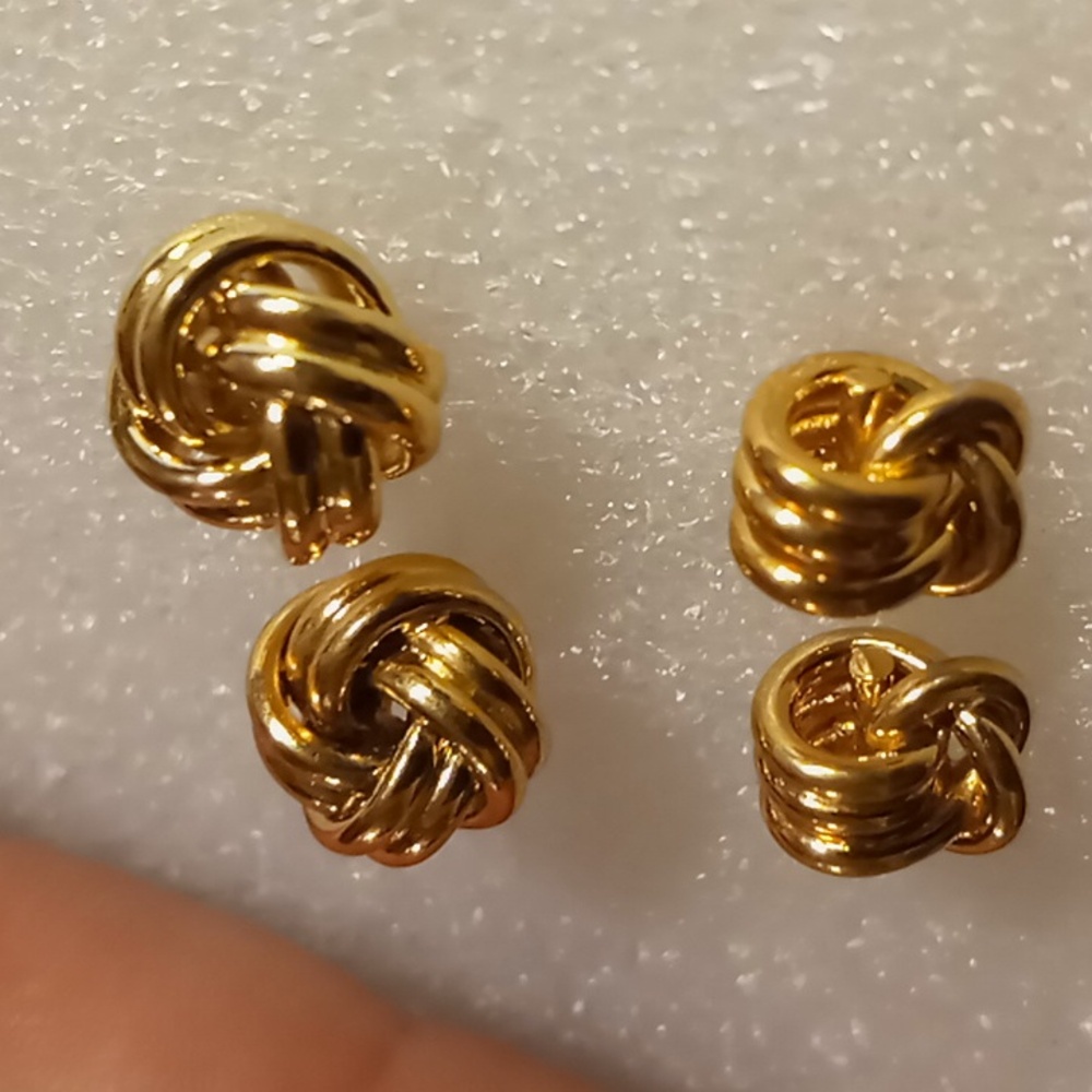 Monet vintage gold tone knots 2 pair excellent condition beautiful color